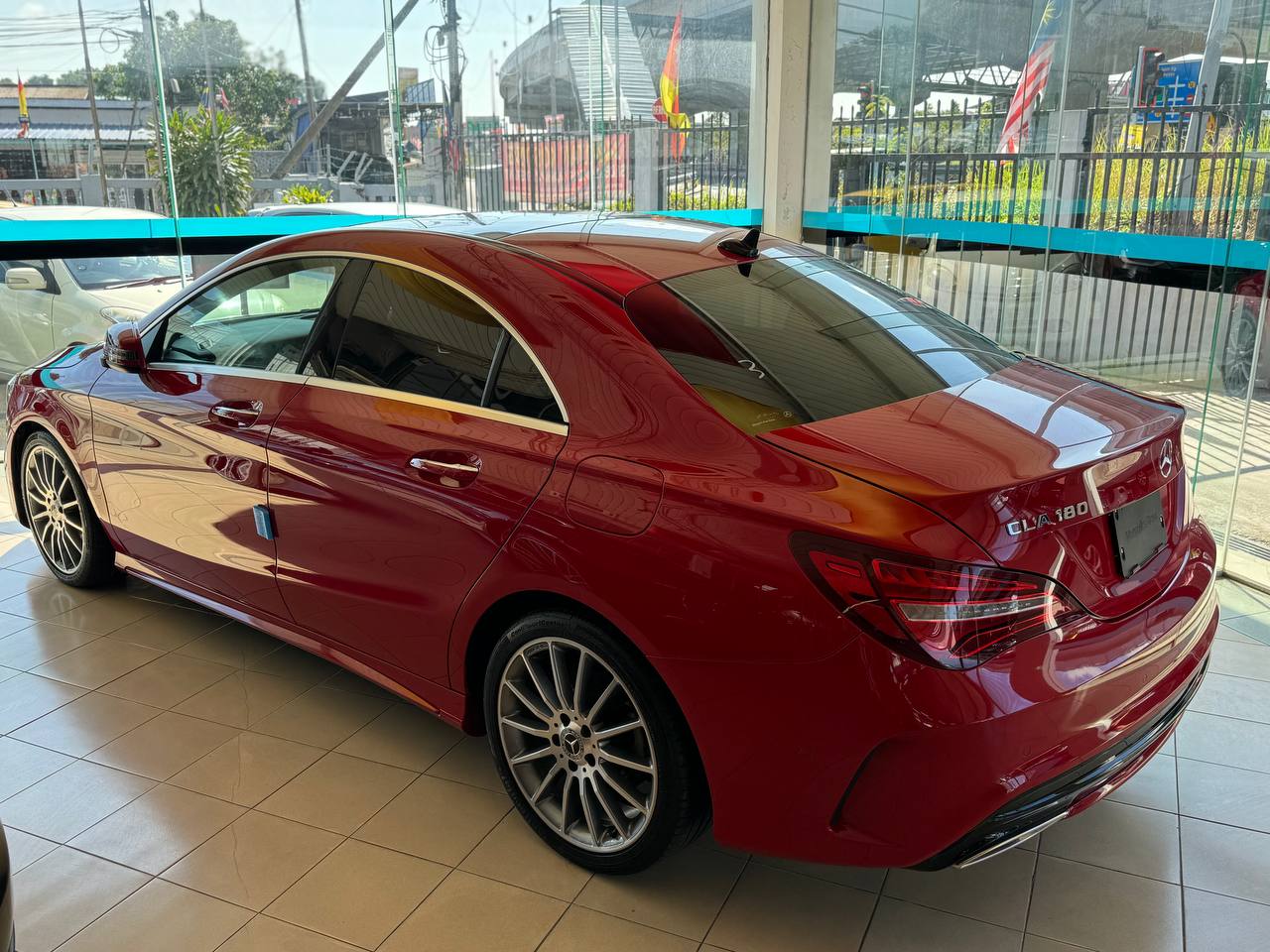 MERCEDES BENZ CLA180 AMG STYLE